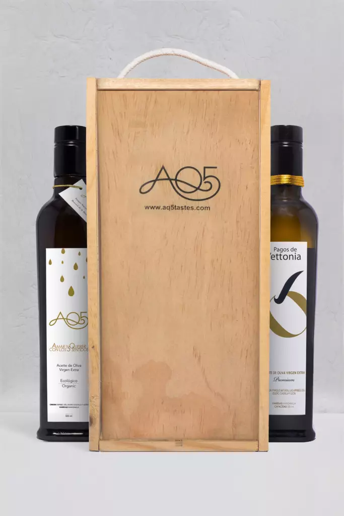 Estuche para regalar AQ5 y PAGOS DE VETTONIA con 2 botellas de 500 ml